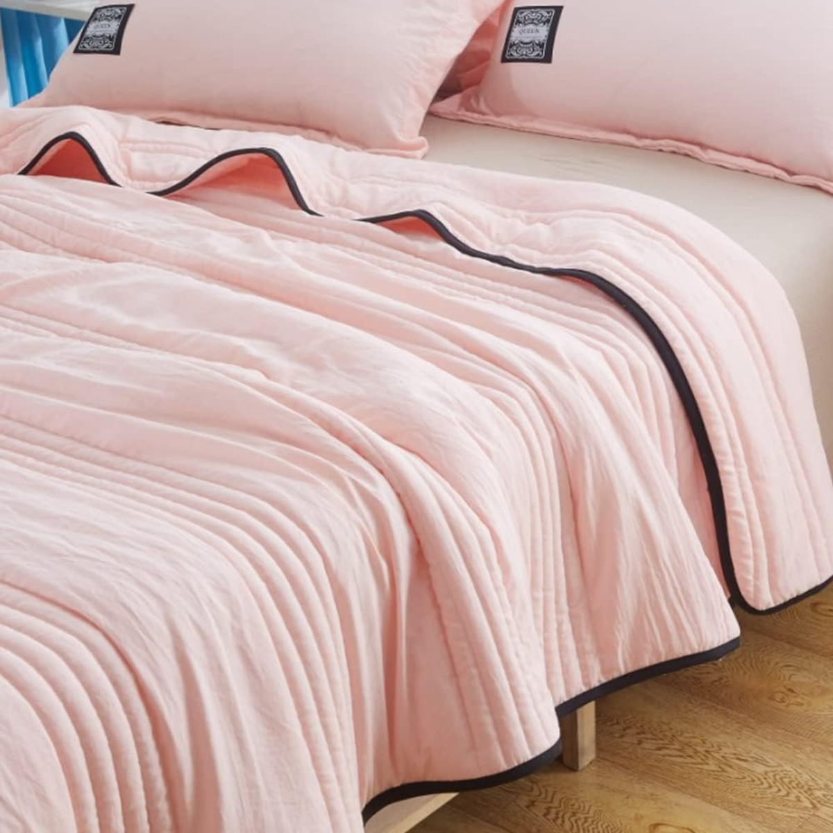 Cooling Blanket for Hot Sleepers, Machine Washable Travel Blanket in 2 Sizes – image 9