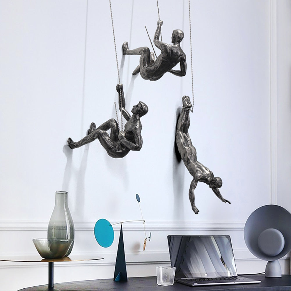 Climber Wall Art, Wall Sculpture in Resin and Iron – image 10