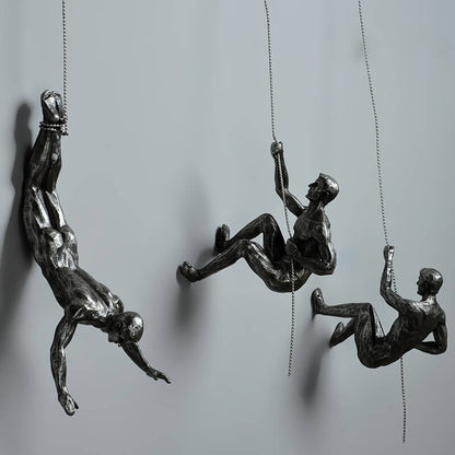 Climber Wall Art, Wall Sculpture in Resin and Iron – image 6